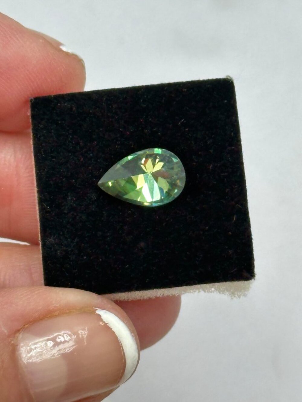 Large Green Diamond - Picture 14 of 15